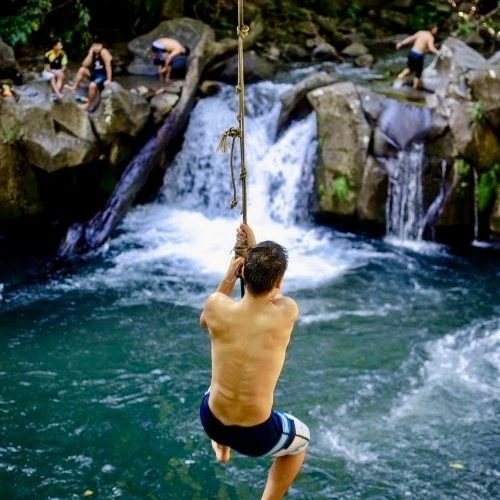 Zwem in El Salto tijdens de Costa Rica Adventure Groepsreis