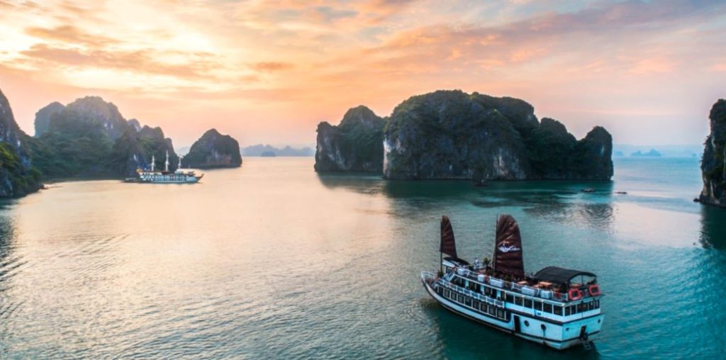 Halong Bay boot Vietnam Noord naar Zuid Halong Bay boot Vietnam Noord naar Zuid