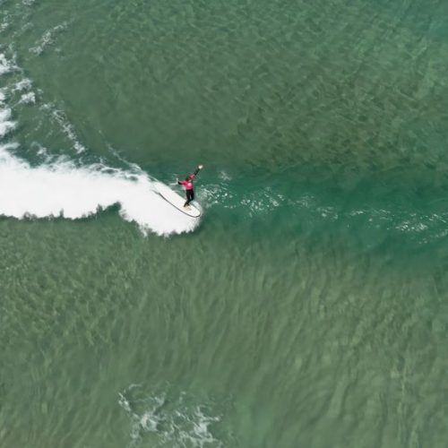 Surfkamp surfer van boven