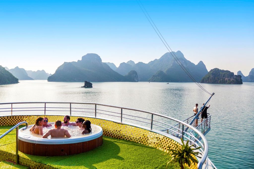 Ha Long Bay - Boat Hot Tub Ha Long Bay - Boat Hot Tub