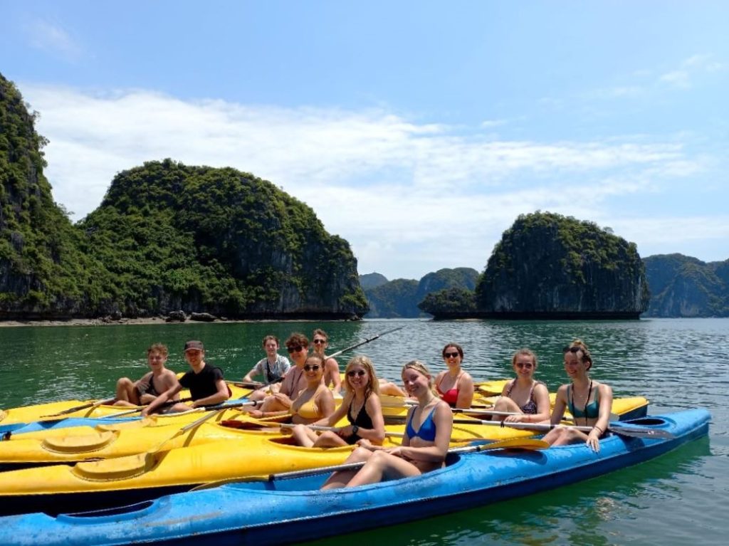 Groep in kayak Zuidoost-Azie Groep in kayak Zuidoost-Azie Adventure Groepsreis