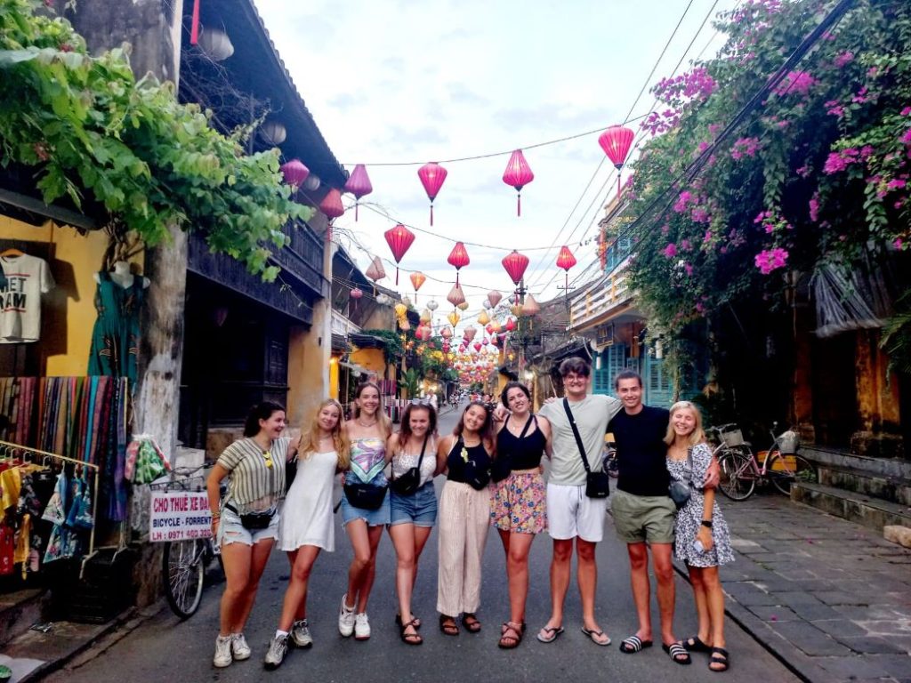 Groep voor lampionnen Groep voor lampionnen Zuidoost Azie Adventure Groepsreis