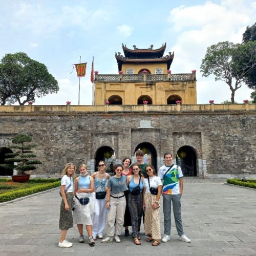 Groep voor tempel Zuidoost-Azie Adventure Groepsreis 2
