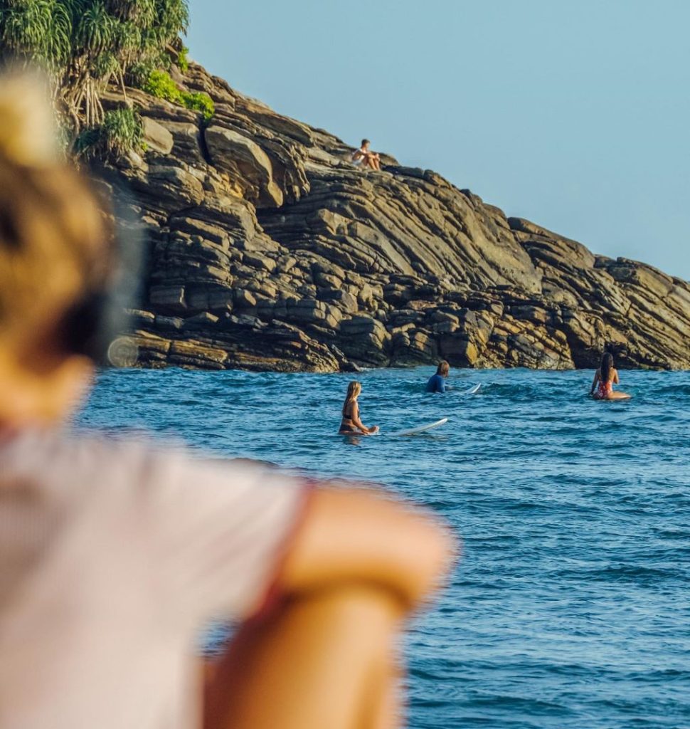 Surfen in Sri Lanka bij het surfkamp in Hiriketiya Surfen in Sri Lanka bij het surfkamp in Hiriketiya