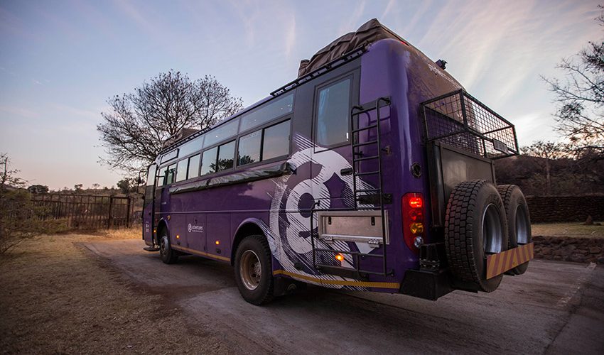 Adventure mini-bus tijdens de Zuidwest-Afrika Safari
