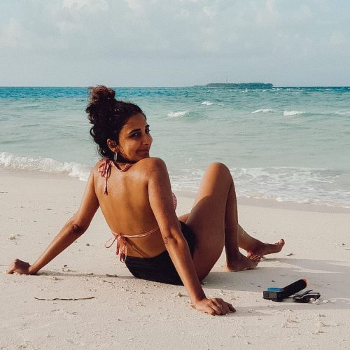 Relaxen op het strand tijdens de jongerenreis op de Malediven