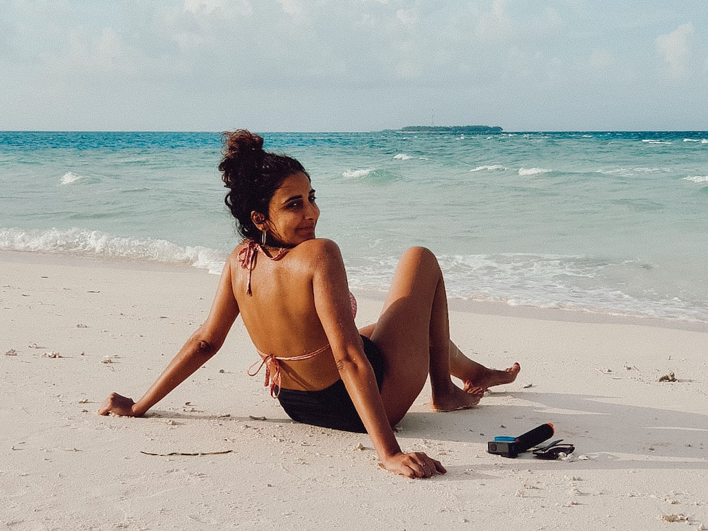Relaxen op het strand tijdens de jongerenreis op de Malediven
