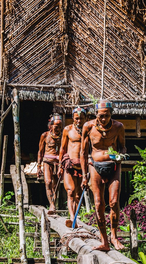 Tribe bezoeken met de Indonesië Ultimate jongeren groepsreis