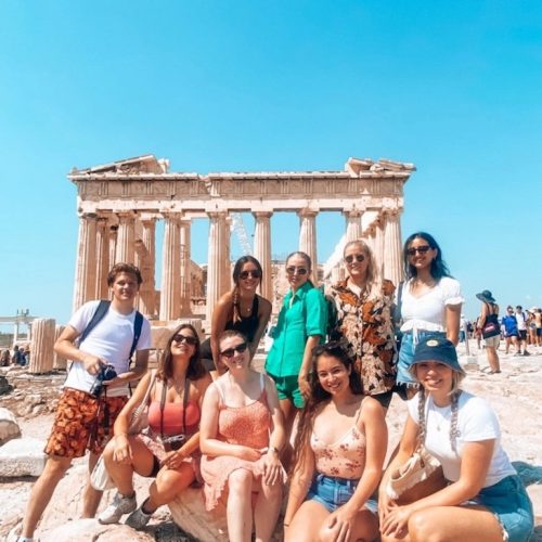 Met een groep jonge reizigers naar Griekenland