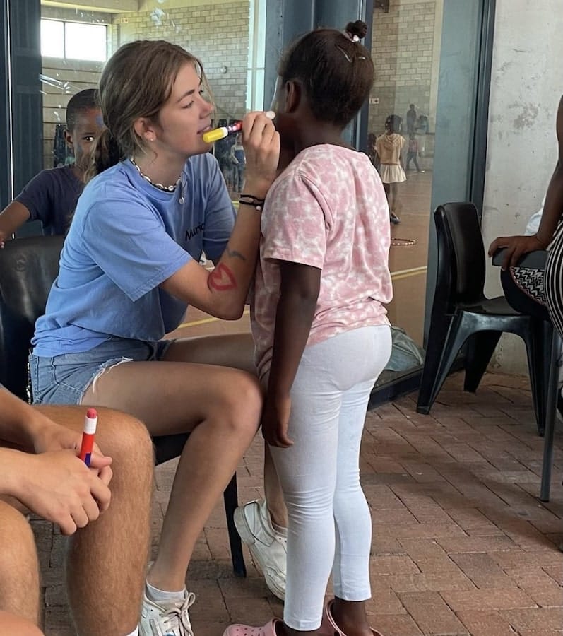 Activiteiten voor de kansarme kinderen in Zuid-Afrika Activiteiten voor de kansarme kinderen in Zuid-Afrika