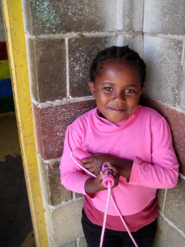 Kindje die deelneemt aan het project Kindje die deelneemt aan het project