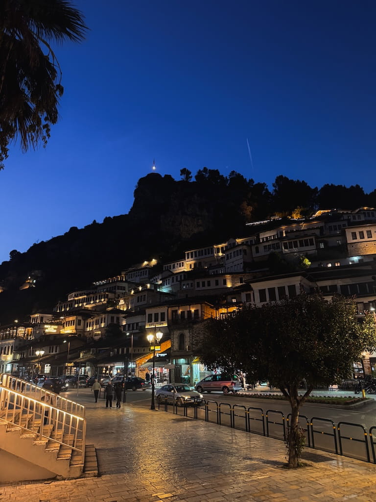 Berat 's avonds Berat 's avonds