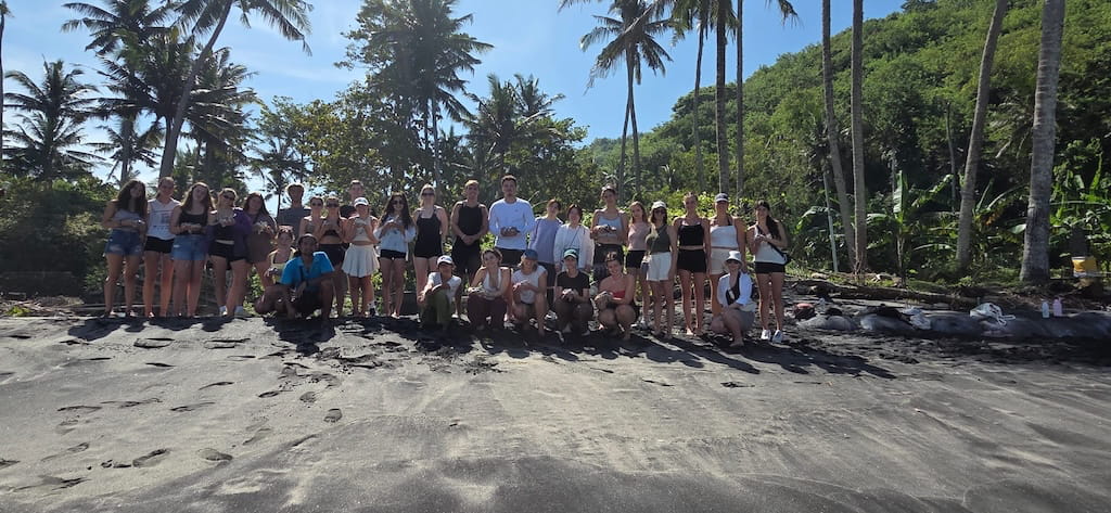 Groepsfoto tijdens de werkzaamheden