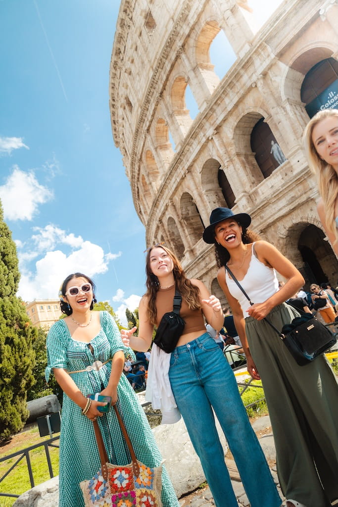 Groepje bij het Colosseum in Rome Groepje bij het Colosseum in Rome