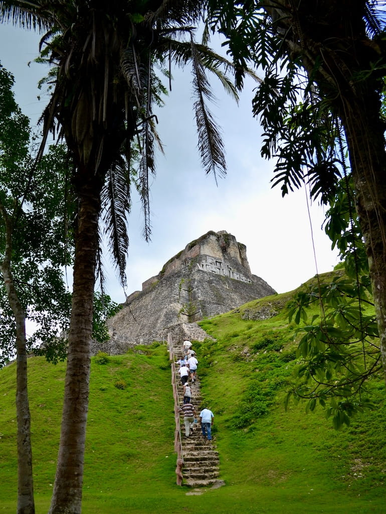 Maya cultuur ontdekken tijdens een jongerenreis door Belize Maya cultuur ontdekken tijdens een jongerenreis door Belize