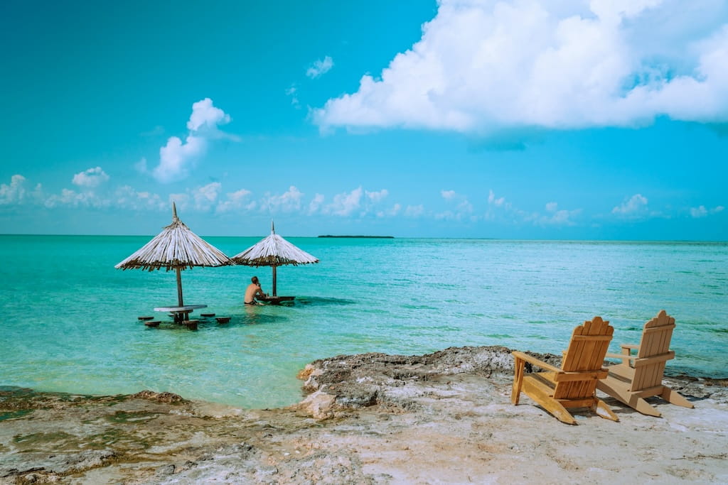 Relaxen in het heldere water van Belize