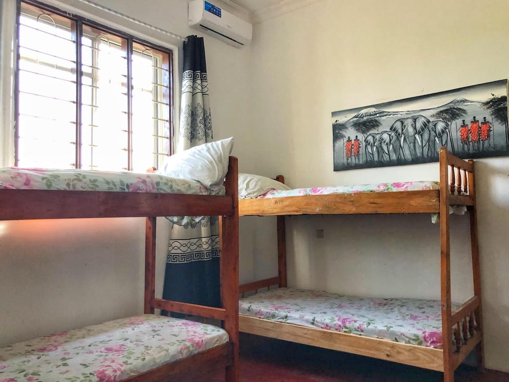 Slaapkamer vrijwilligershuis Zanzibar Slaapkamer vrijwilligershuis Zanzibar