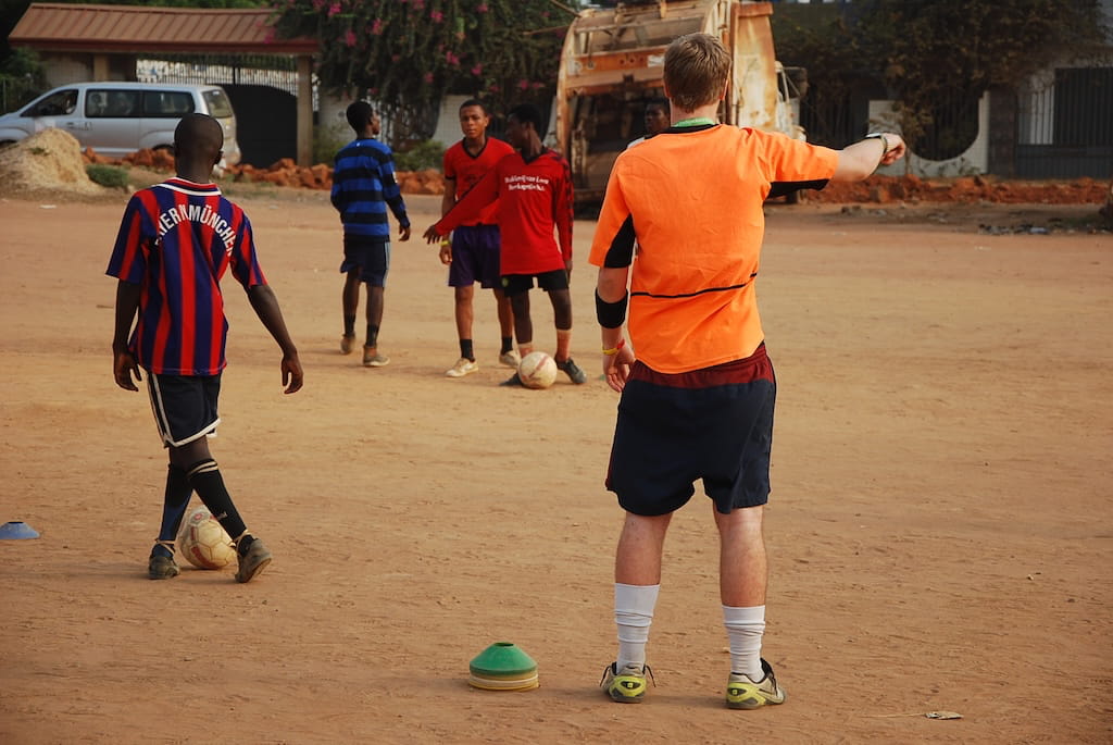 Voetbal training geven in Ghana Voetbal training geven in Ghana