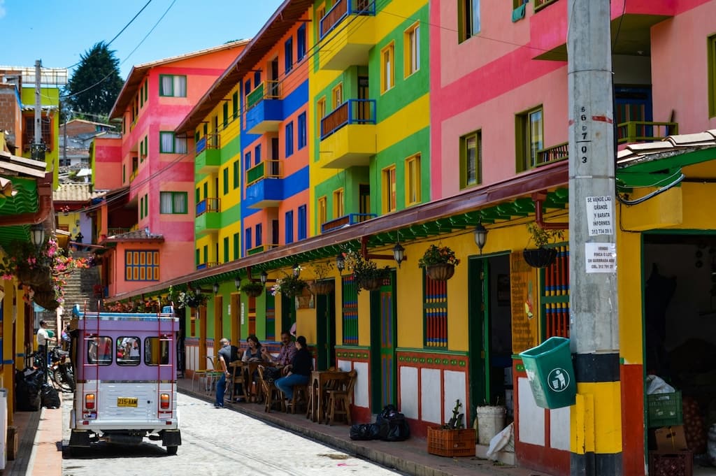 De kleurrijke straatjes van Colombia